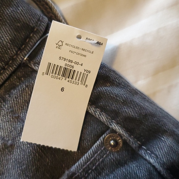 Old navy high rise shorts- bnwt - Picture 3 of 3